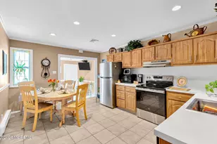 43 Piazza Correale, Freehold, NJ 07728 - Photo 9