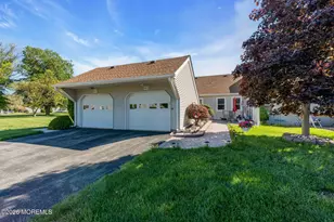 43 Piazza Correale, Freehold, NJ 07728 - Photo 15