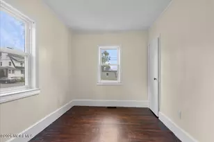 76 Peach St, Tinton Falls, NJ 07724 - Photo 11