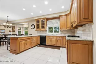5 Martin Ct, Manalapan Township, NJ 07726 - Photo 19