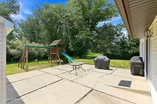 28 Maxwell Ln, Manalapan Township, NJ 07726 - Photo 27