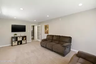 28 Maxwell Ln, Manalapan Township, NJ 07726 - Photo 17