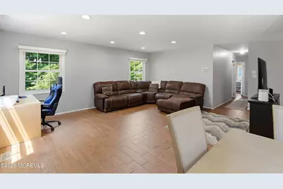 28 Maxwell Lane, Manalapan Township, NJ 07726 - Photo 7