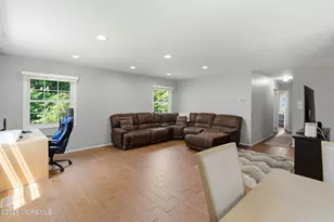 28 Maxwell Ln, Manalapan Township, NJ 07726 - Photo 7