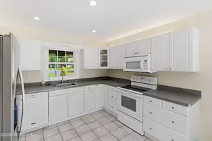 28 Maxwell Ln, Manalapan Township, NJ 07726 - Photo 11