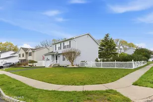 32 Bronia St, Howell Township, NJ 07731 - Photo 3