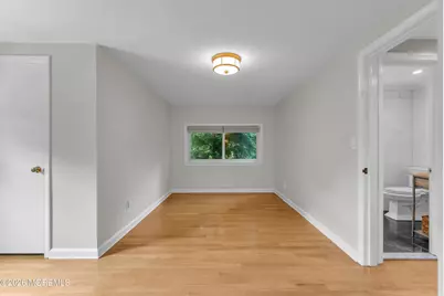 17 Hilltop Terrace N, Red Bank, NJ 07701 - Photo 19