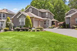 42 Fairway Blvd, Monroe Township, NJ 08831 - Photo 9