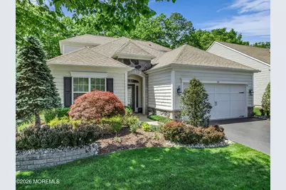 80 E Bosworth Boulevard, Farmingdale, NJ 07727 - Photo 3