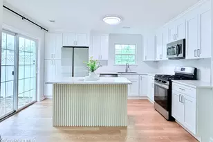 1 Whitemarsh Dr, Manalapan Township, NJ 07726 - Photo 5
