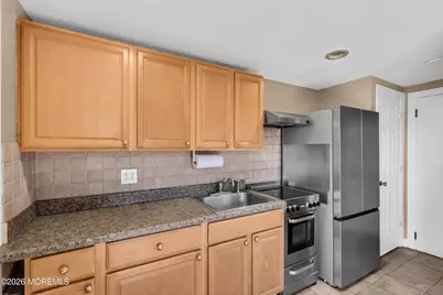 17 Leroy Place #2B, Red Bank, NJ 07701 - Photo 11