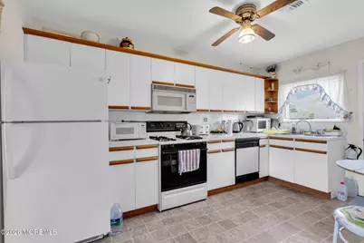 390 Saint Thomas Drive, Toms River Township, NJ 08757 - Photo 15