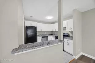 10-5 Boise Ct, Freehold, NJ 07728 - Photo 7