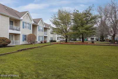 1015 Wedgewood Circle #1015, Belford, NJ 07718 - Photo 3