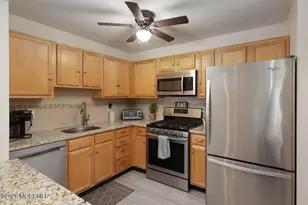 1015 Wedgewood Cir, Belford, NJ 07718 - Photo 7
