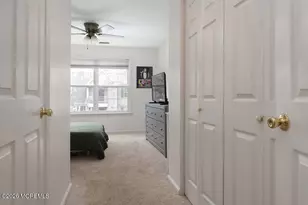 1015 Wedgewood Cir, Belford, NJ 07718 - Photo 17