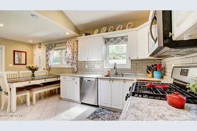 22 Columbia Road, Sayreville, NJ 08859 - Photo 9