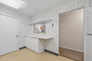 1 Peabody Ct, Teaneck Township, NJ 07666 - Photo 13
