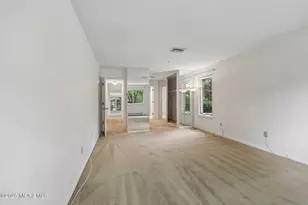 1 Peabody Ct, Teaneck Township, NJ 07666 - Photo 21