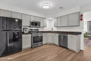 29 Copley Ct, Freehold, NJ 07728 - Photo 9