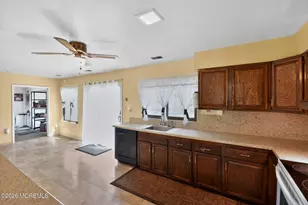 3 Scenic Ln, Matawan, NJ 07747 - Photo 9
