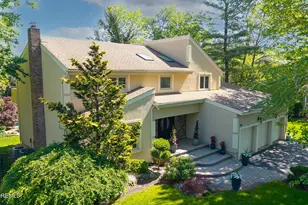46 Thomas Dr, Manalapan Township, NJ 07726 - Photo 1