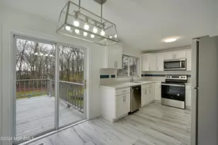 13 Swain Ave, Toms River Township, NJ 08755 - Photo 9