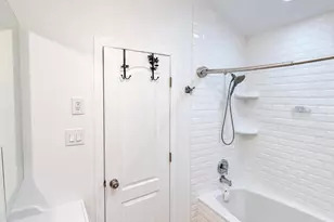 35 Liberty Dr, Dayton, NJ 08810 - Photo 25