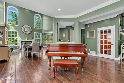 114 E Parsonage Way, Manalapan Township, NJ 07726 - Photo 5