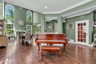 114 E Parsonage Way, Manalapan Township, NJ 07726 - Photo 5