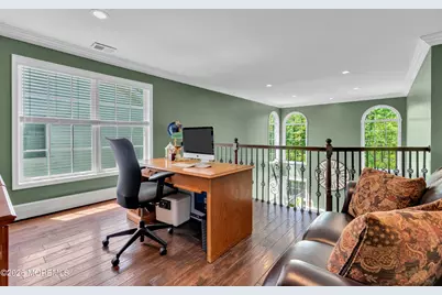 114 E Parsonage Way, Manalapan Township, NJ 07726 - Photo 9
