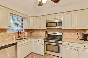 76 Bradford Ct, Aberdeen Township, NJ 07747 - Photo 3