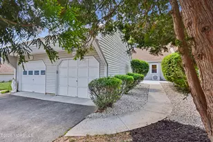 6 Plz de Las Flores, Freehold, NJ 07728 - Photo 21
