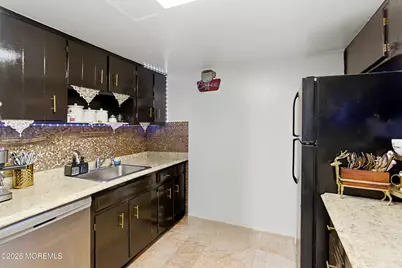 56 Kingsley Way, Freehold, NJ 07728 - Photo 9