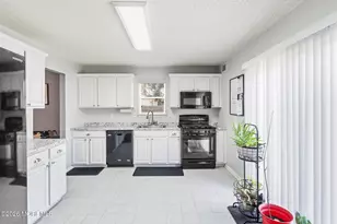 23 Grand Teton Ave, Howell Township, NJ 07731 - Photo 13