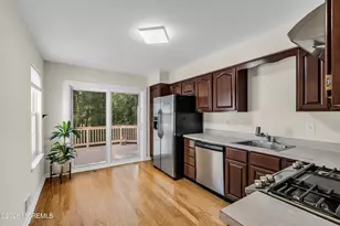 9 Beacon Ct, Holmdel, NJ 07733 - Photo 13