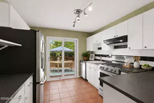 1001 Majorca Ct, Toms River Township, NJ 08753 - Photo 9