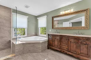 135 Woodcliff Blvd, Morganville, NJ 07751 - Photo 27
