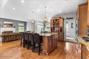 6 Huggins Ln, Manalapan Township, NJ 07726 - Photo 7