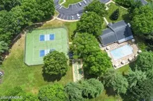 90 Cranberry Ct, Red Bank, NJ 07701 - Photo 3