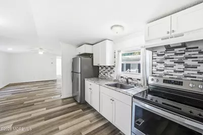 28 Bayshore Mobile Mnr, Hazlet Township, NJ 07730 - Photo 3