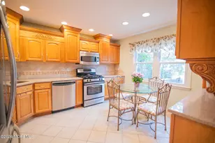 10 Carriage Ln, Englishtown, NJ 07726 - Photo 5