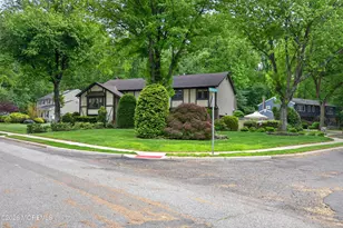 17 Point O Woods Rd, Middletown, NJ 07748 - Photo 3