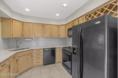 90 Caldwell Terrace, Marlboro Township, NJ 07746 - Photo 21