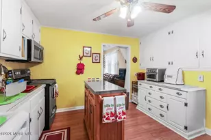 8 N Chestnut Street N, Hazlet Township, NJ 07730 - Photo 5