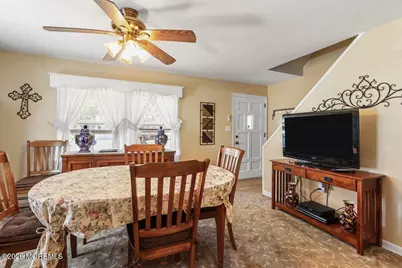 8 N Chestnut Street N, Hazlet Township, NJ 07730 - Photo 3
