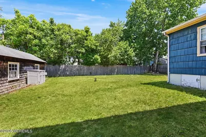 8 N Chestnut Street N, Hazlet Township, NJ 07730 - Photo 3