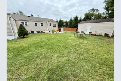 25 Lawrence Place, Freehold, NJ 07728 - Photo 15