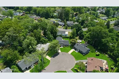 575 Garfield Avenue, Belford, NJ 07718 - Photo 35