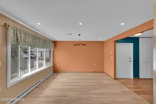 588A Lake Point Dr, Lakewood, NJ 08701 - Photo 15